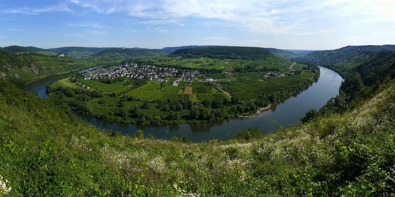 Ferienwohnung Brautrock Bullay Buitenkant foto